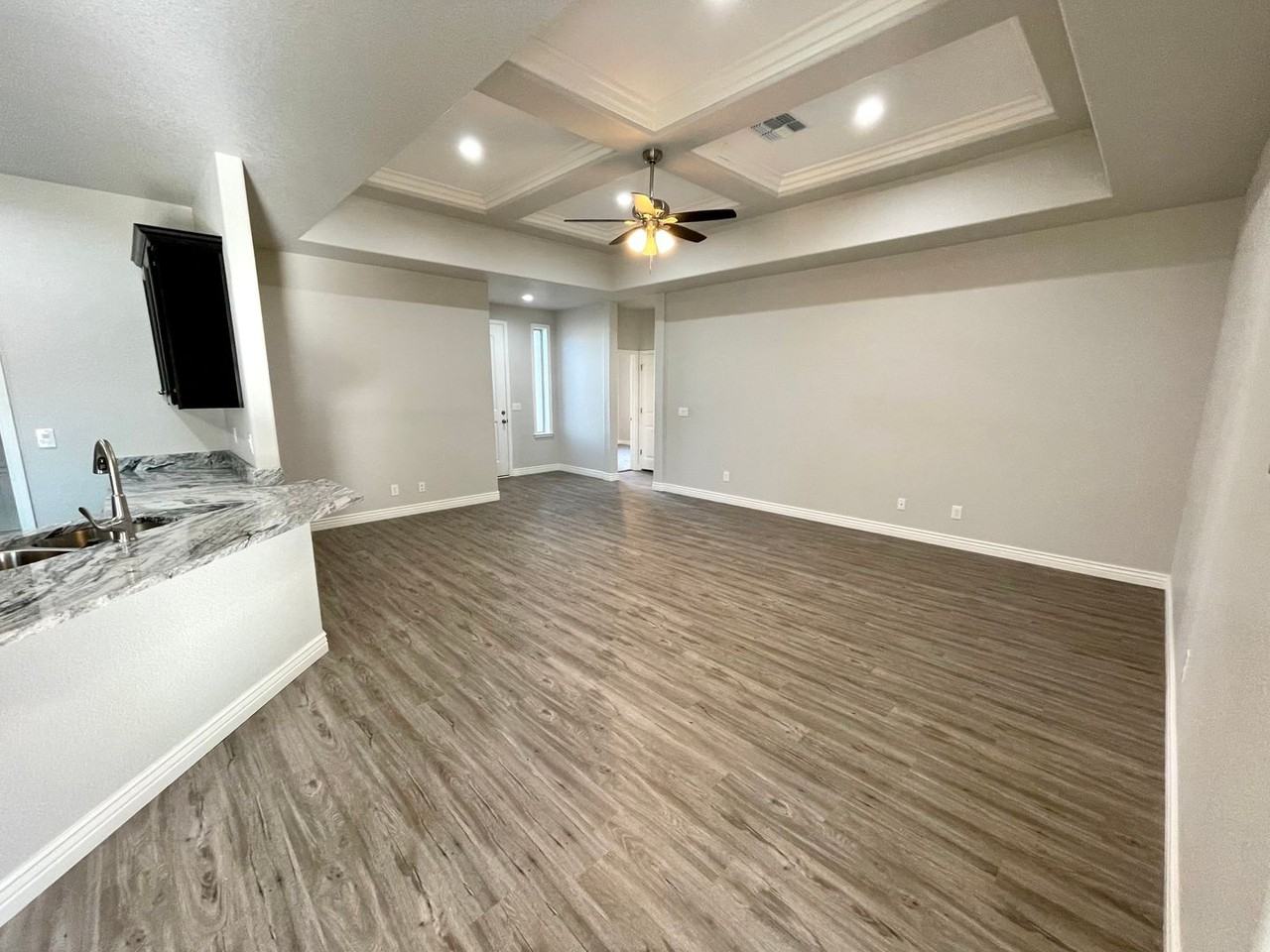 3398 N Apache St - Photo 6 of 35