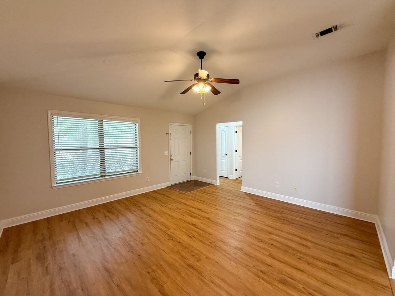 247 Cottage View Dr - Photo 2 of 20