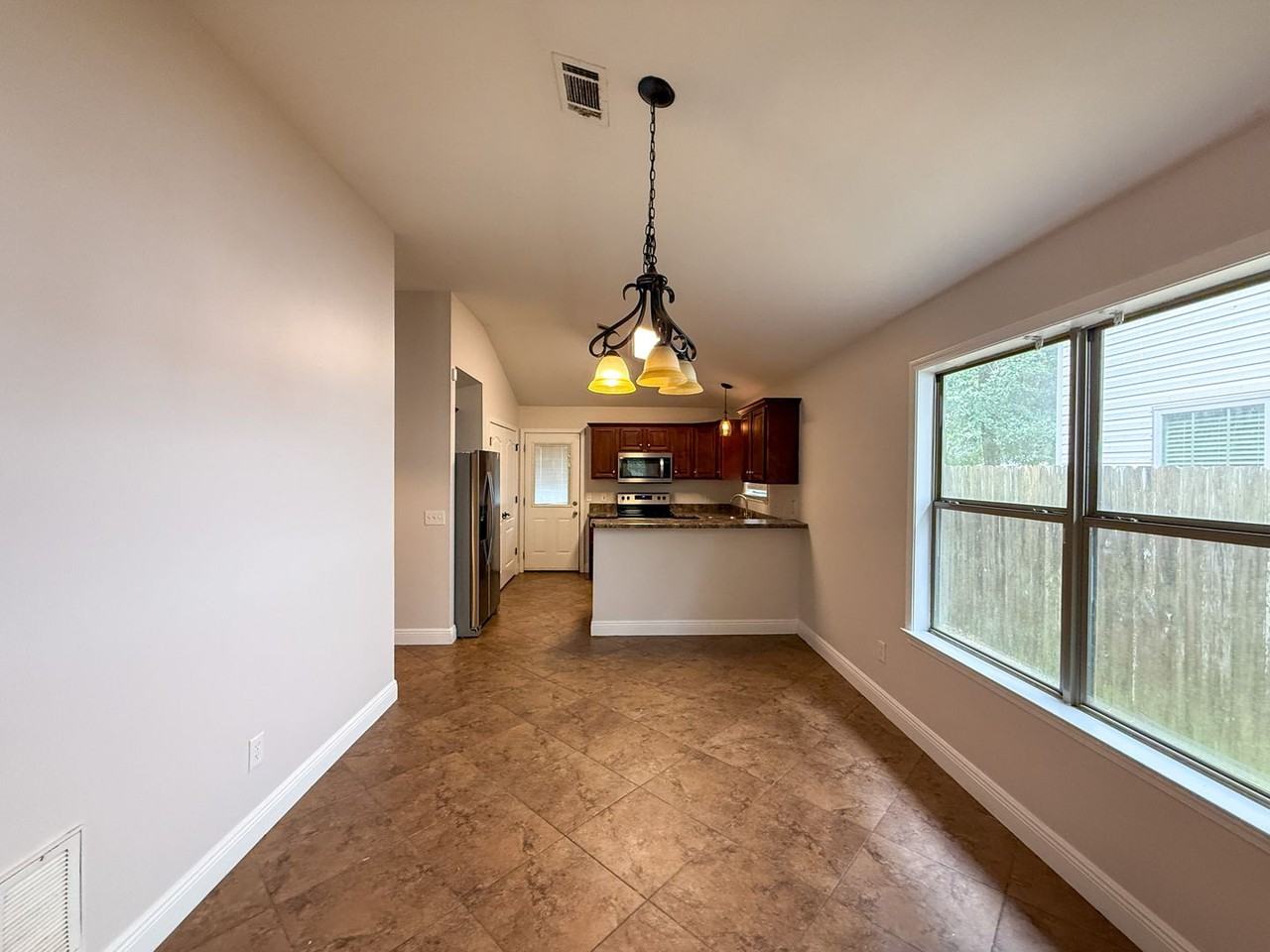 247 Cottage View Dr - Photo 7 of 20