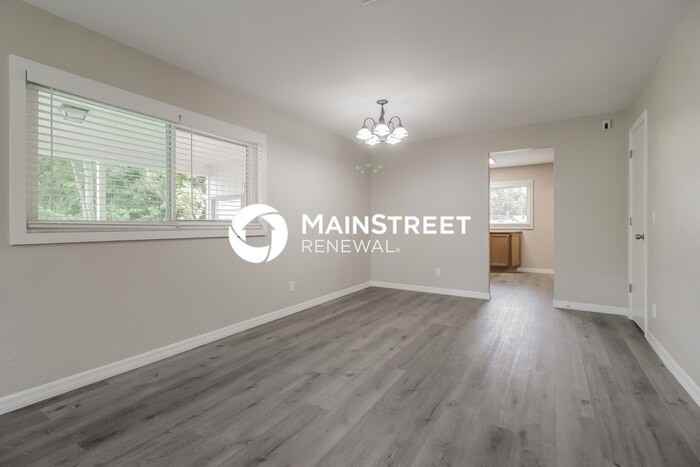 209 Oak St - Photo 4 of 16