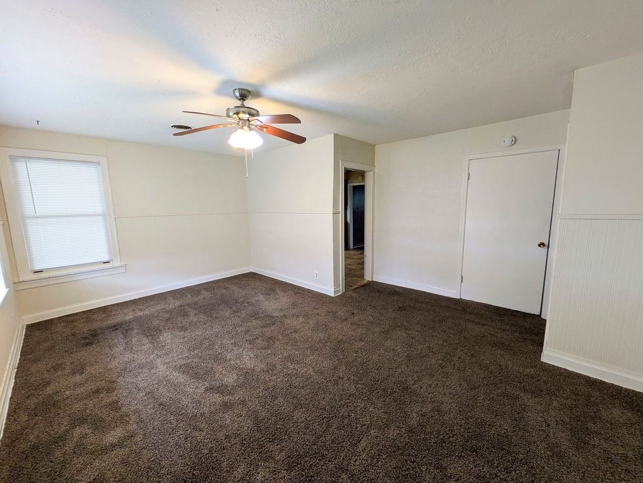 5267 Sunset St - Photo 3 of 21