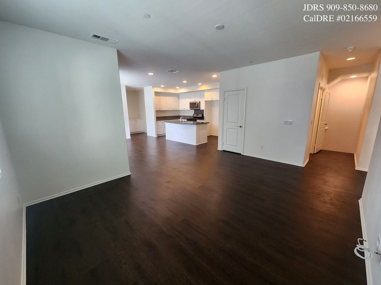 122 Royal Way - Photo 5 of 14