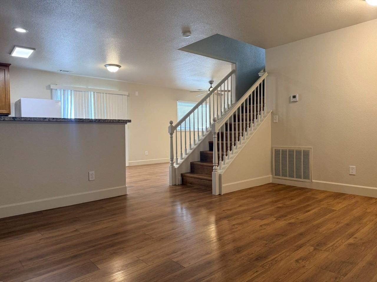 1204 Brightday Dr - Photo 4 of 33
