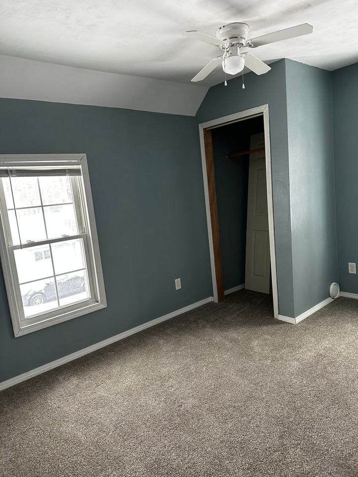 530 Kenwood Ave - Photo 3 of 28