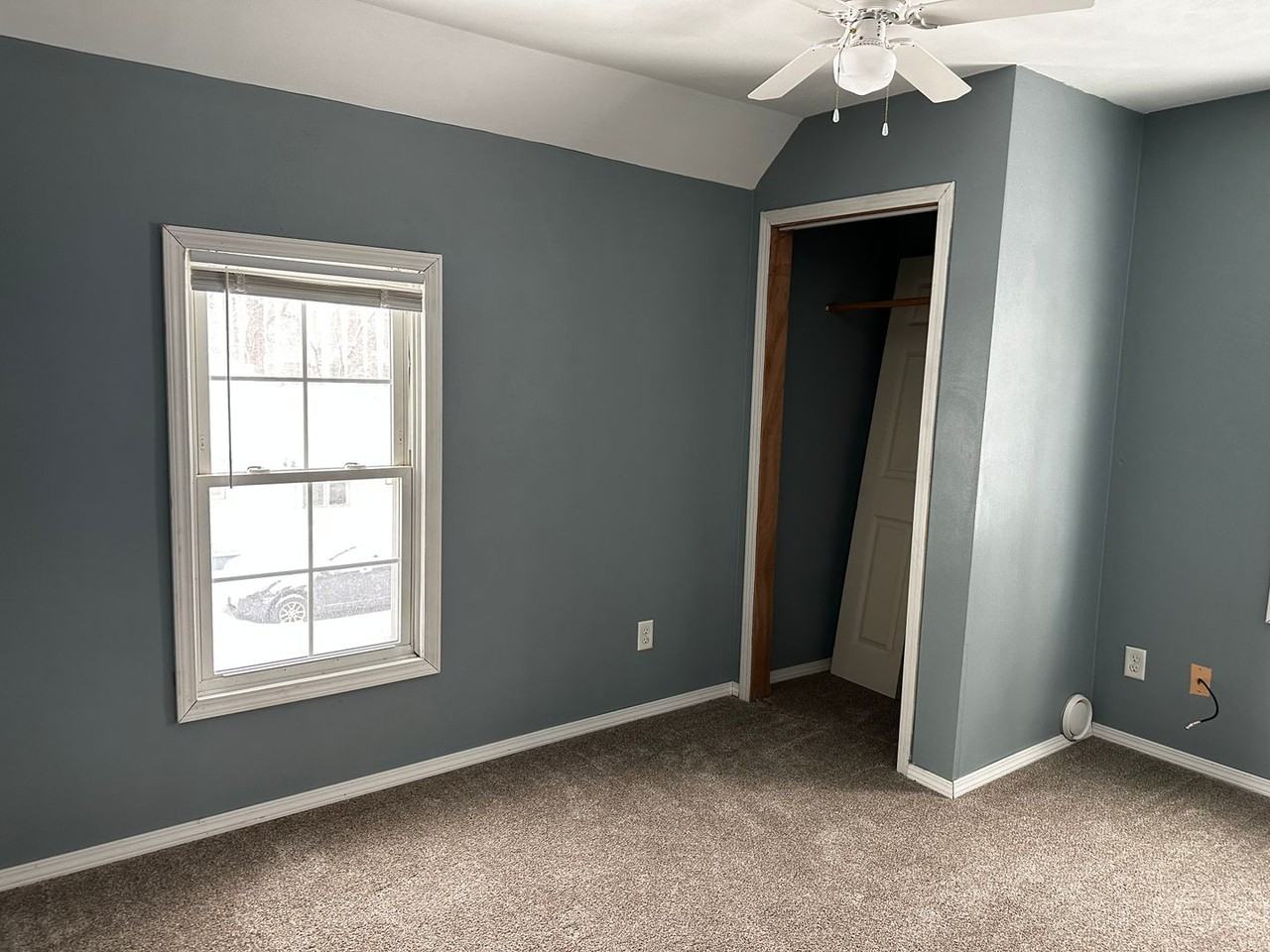 530 Kenwood Ave - Photo 4 of 28