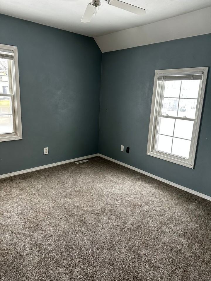 530 Kenwood Ave - Photo 6 of 28