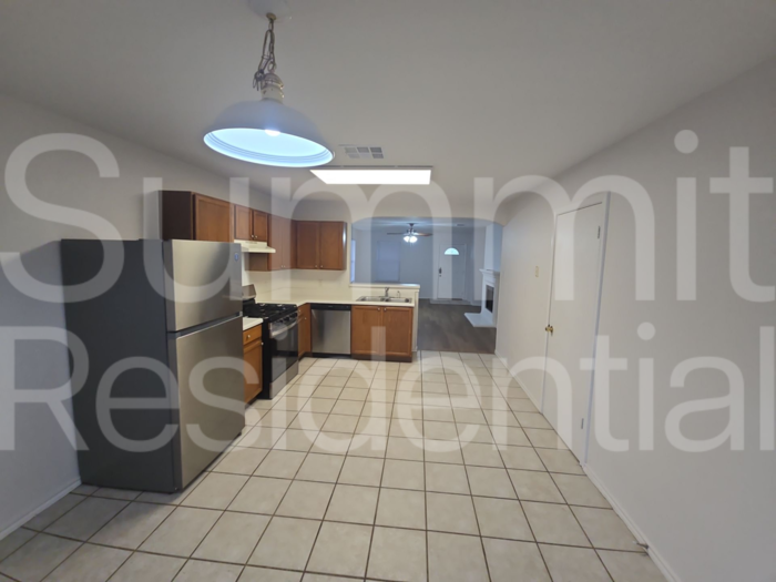 1515 Sedbury Way - Photo 4 of 17