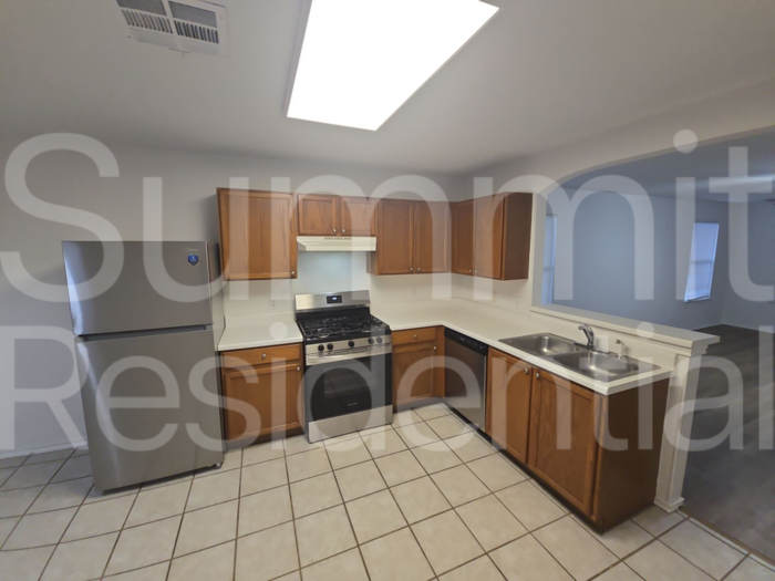 1515 Sedbury Way - Photo 6 of 17