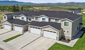 featured image of 153 E 500 N #21