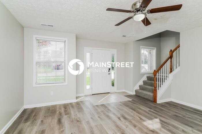 6006 Haven Manor Way - Photo 4 of 17