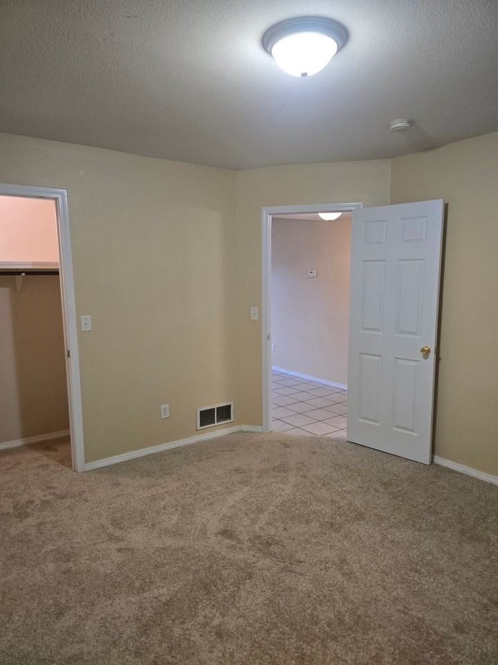 24401 Sounder Ln - Photo 6 of 19