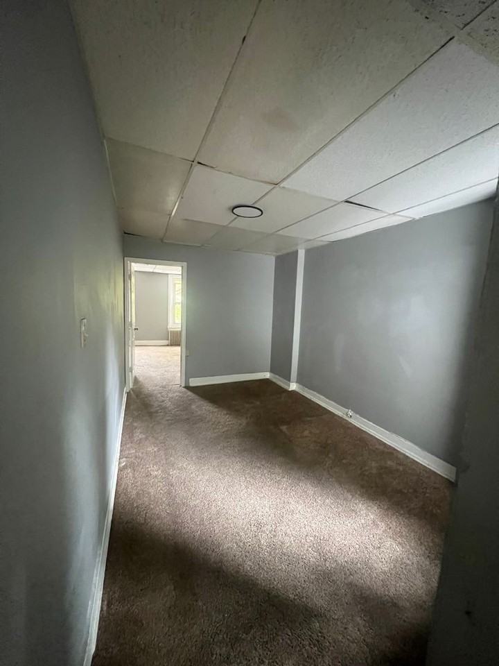 530 N 9th St - Photo 2 of 5