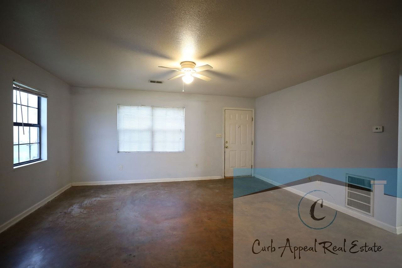 407 Brian St - Photo 7 of 15