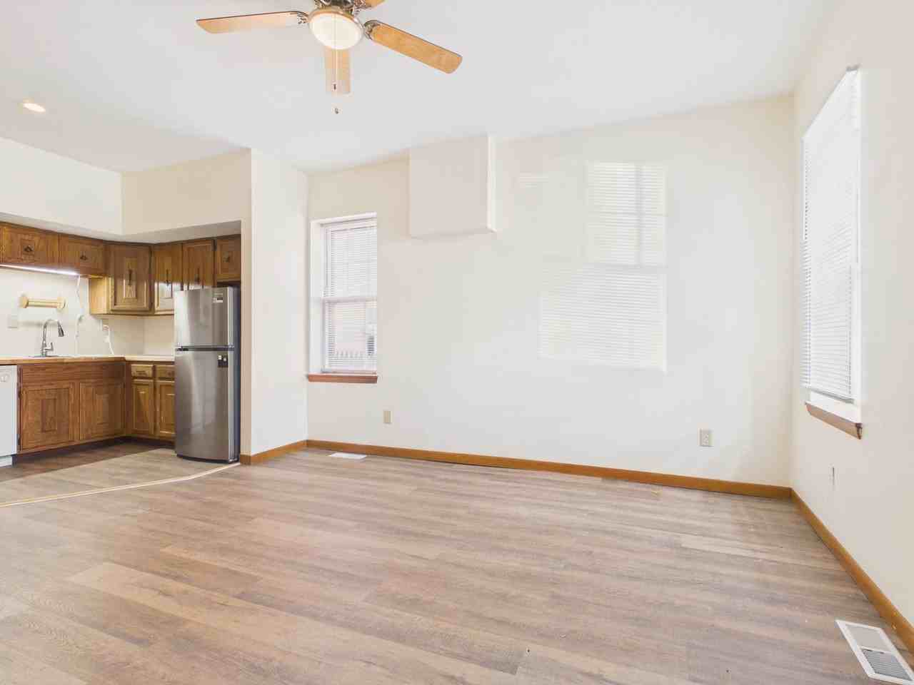 1010 Susquehanna St - Photo 2 of 9