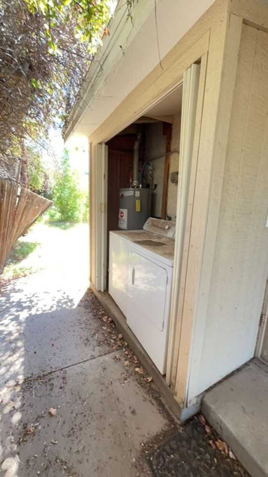 904 1/2 S Wilson St #920 - Photo 3 of 17