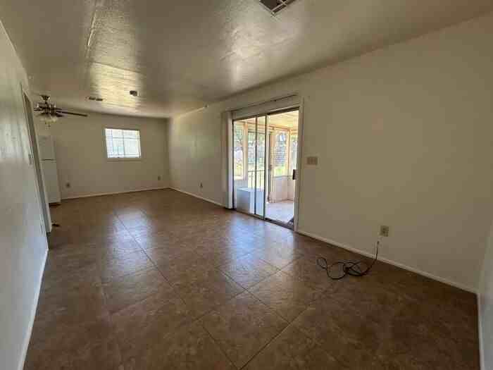 904 1/2 S Wilson St #920 - Photo 7 of 17