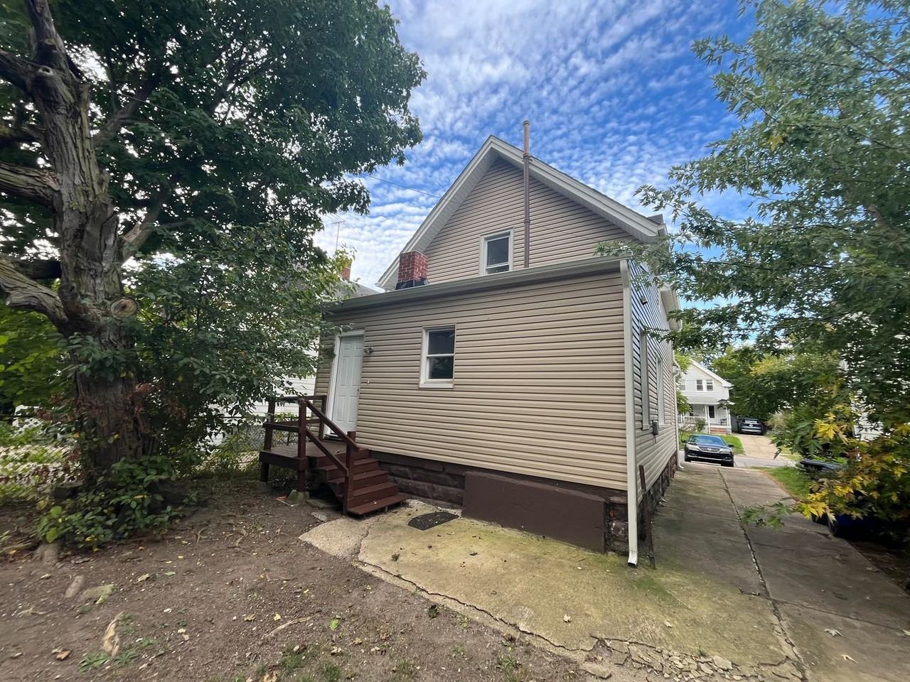 2091 W 103rd St - Photo 2 of 34
