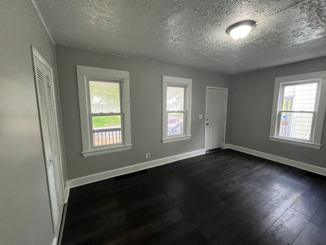 2091 W 103rd St - Photo 5 of 34