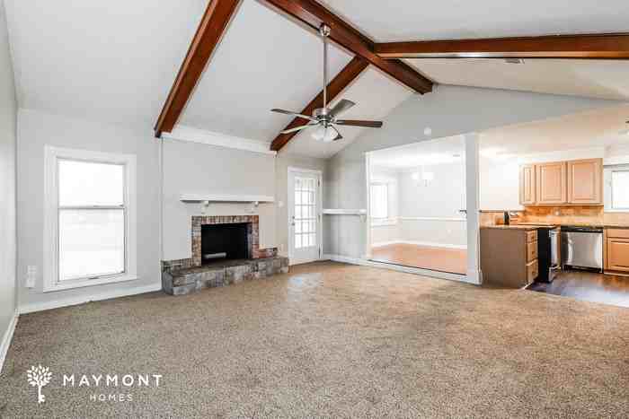 163 Twin Oaks Dr - Photo 4 of 12