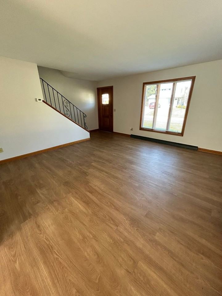 1404 Harding Ave - Photo 4 of 18