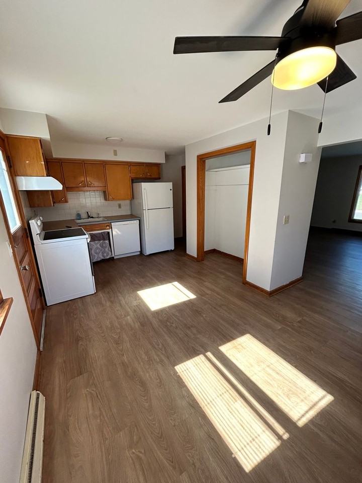1404 Harding Ave - Photo 6 of 18