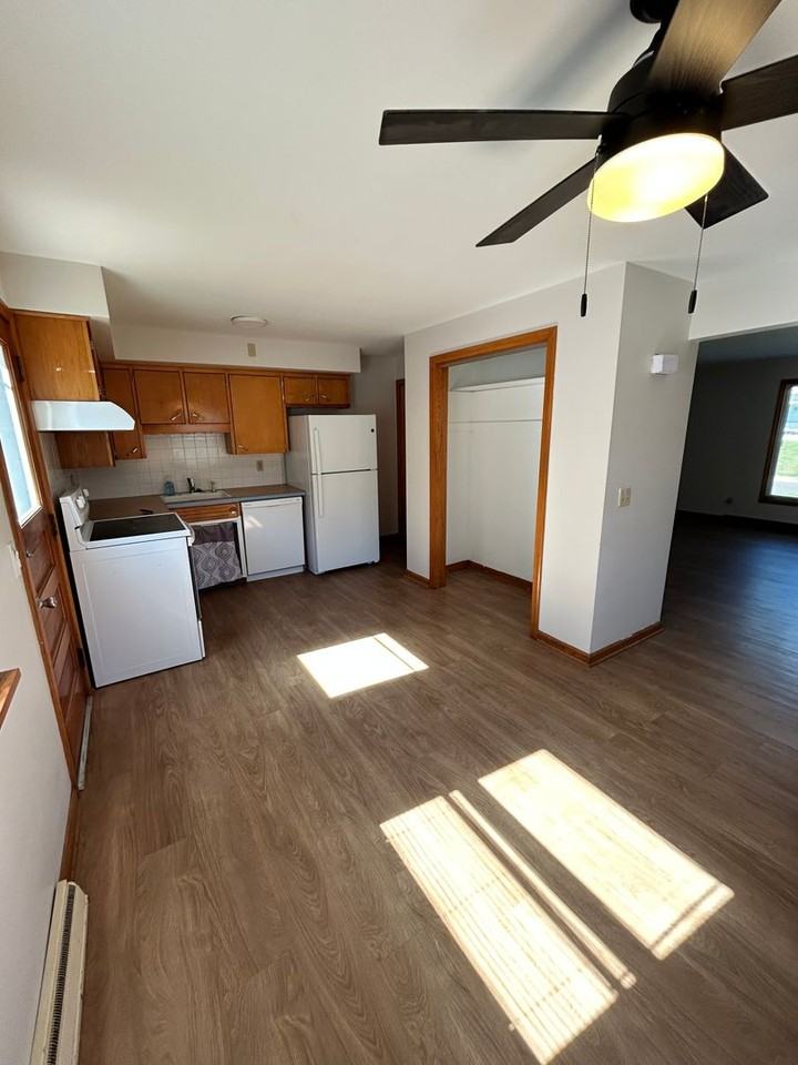 1404 Harding Ave - Photo 7 of 18