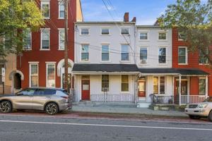 featured image of 339 N Mulberry St