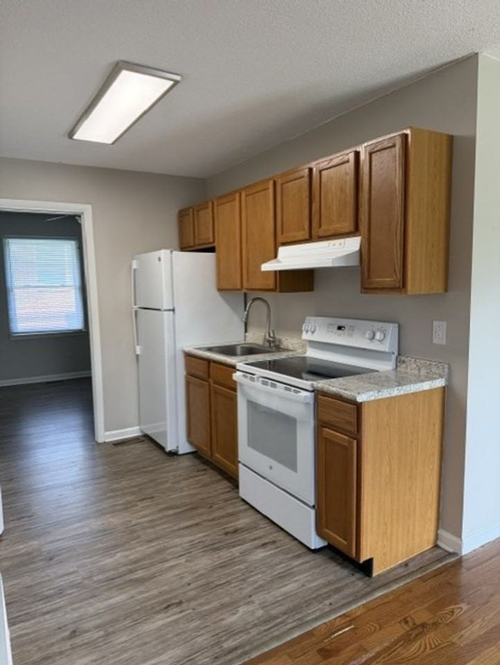 183 E Grand Ave - Photo 7 of 9