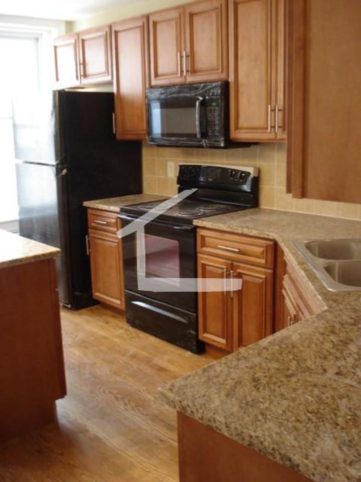 184 Saint Paul St - Photo 3 of 11