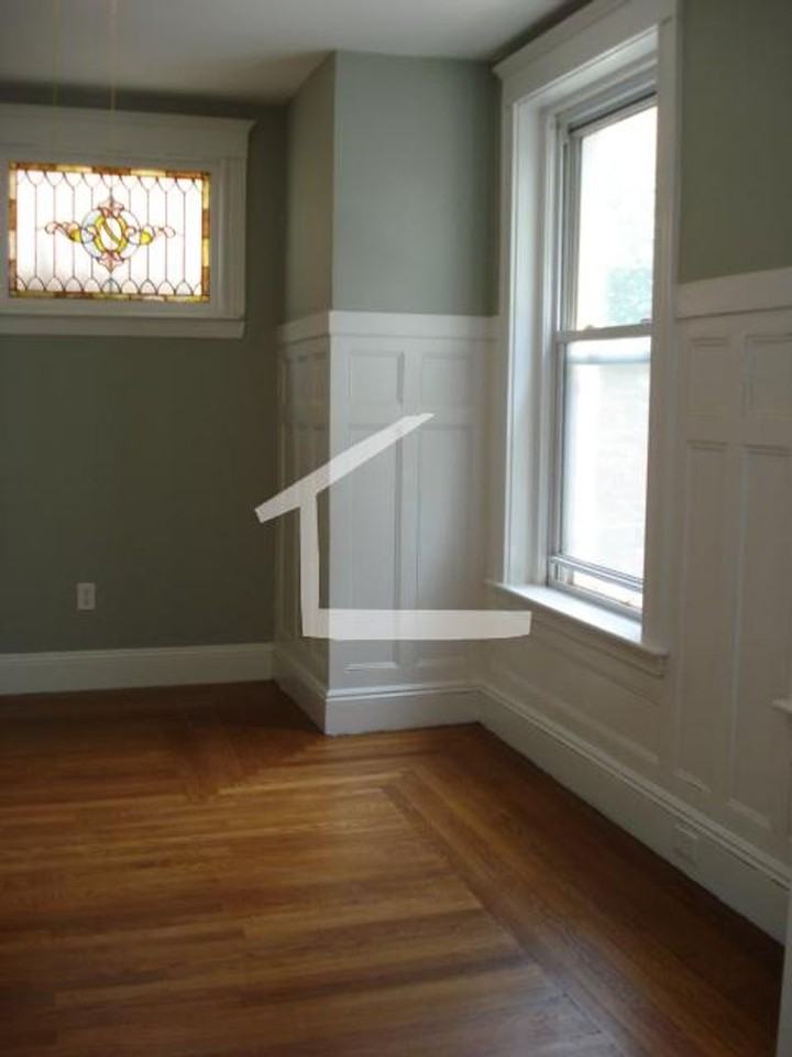 184 Saint Paul St - Photo 5 of 11