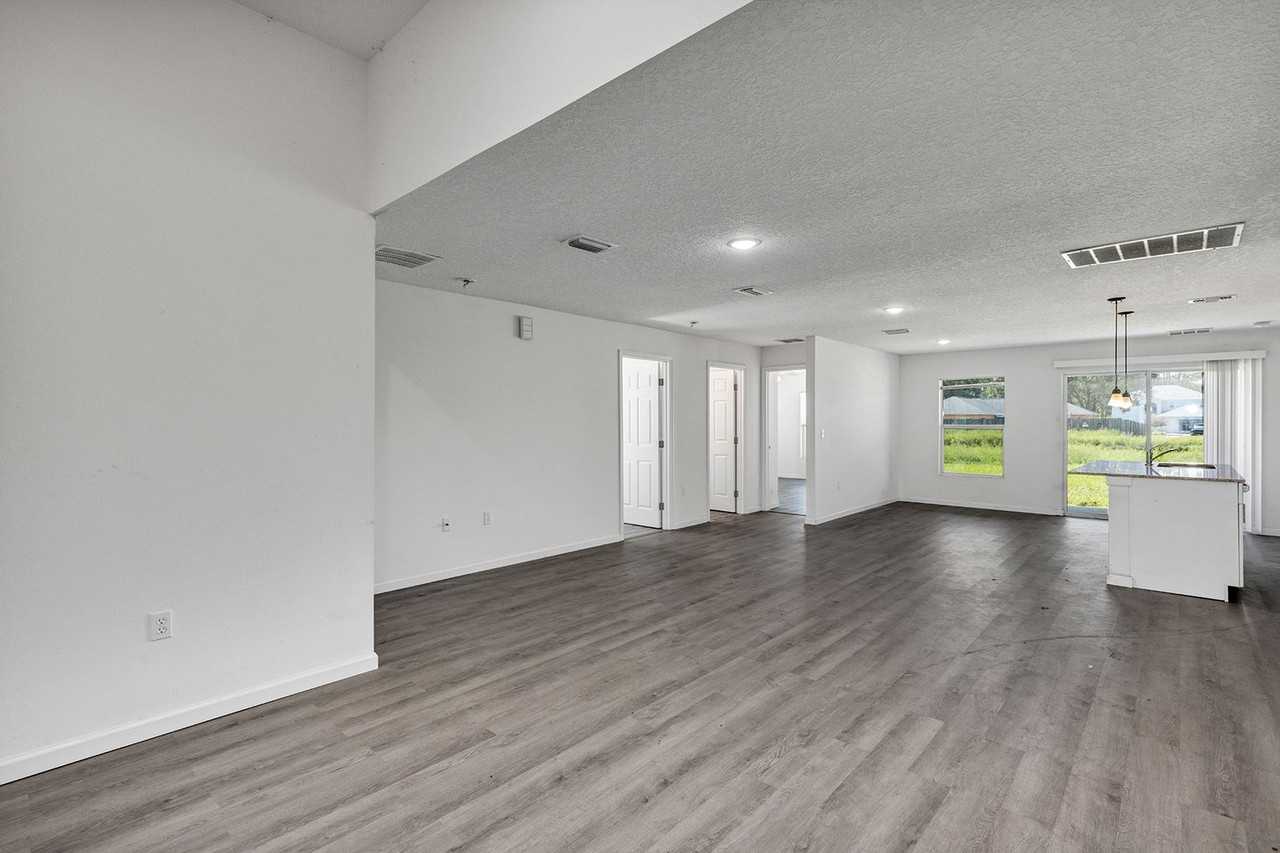 1252 Giralda Cir Nw - Photo 3 of 31