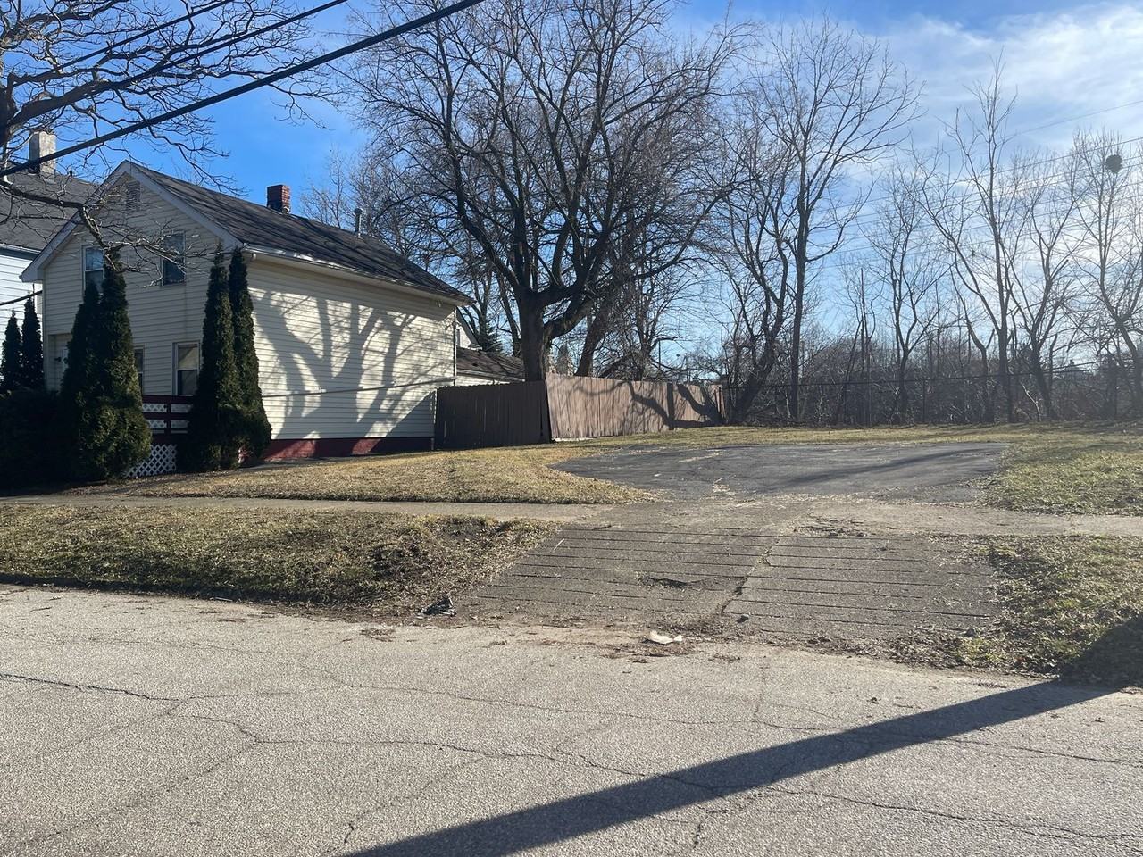 6617 Wakefield Ave - Photo 3 of 31