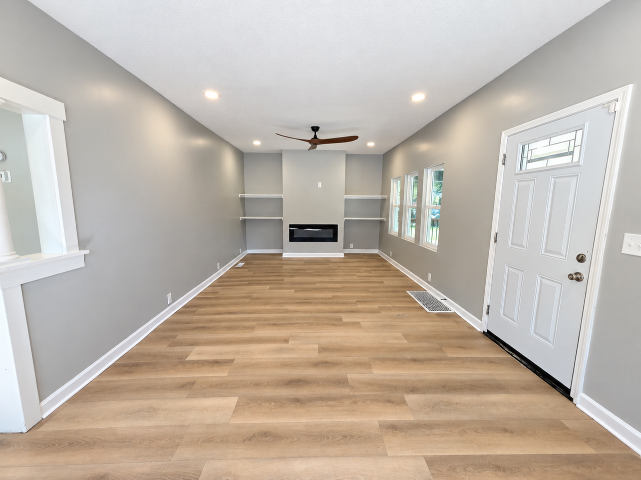 532 S Ash Ave - Photo 2 of 21