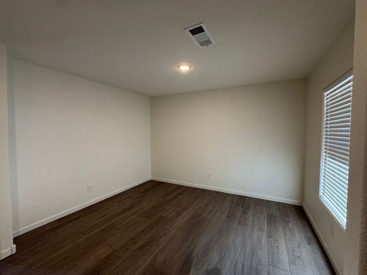 2189 E Arapaho Rd - Photo 4 of 23