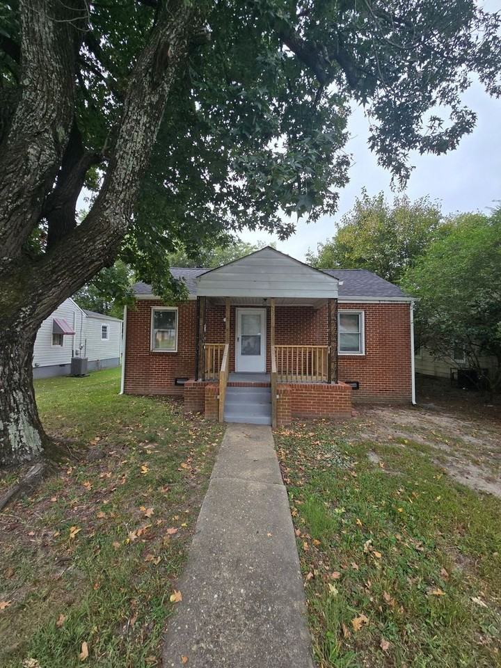 350 Beech St - Photo 2 of 15