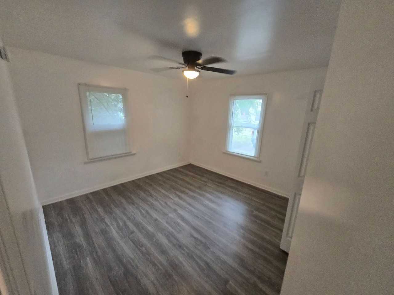 350 Beech St - Photo 4 of 15