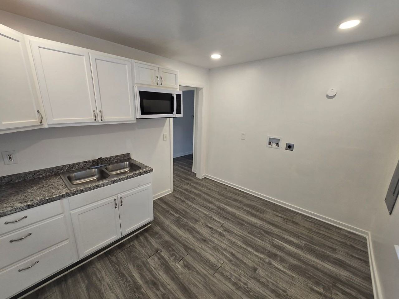 350 Beech St - Photo 5 of 15
