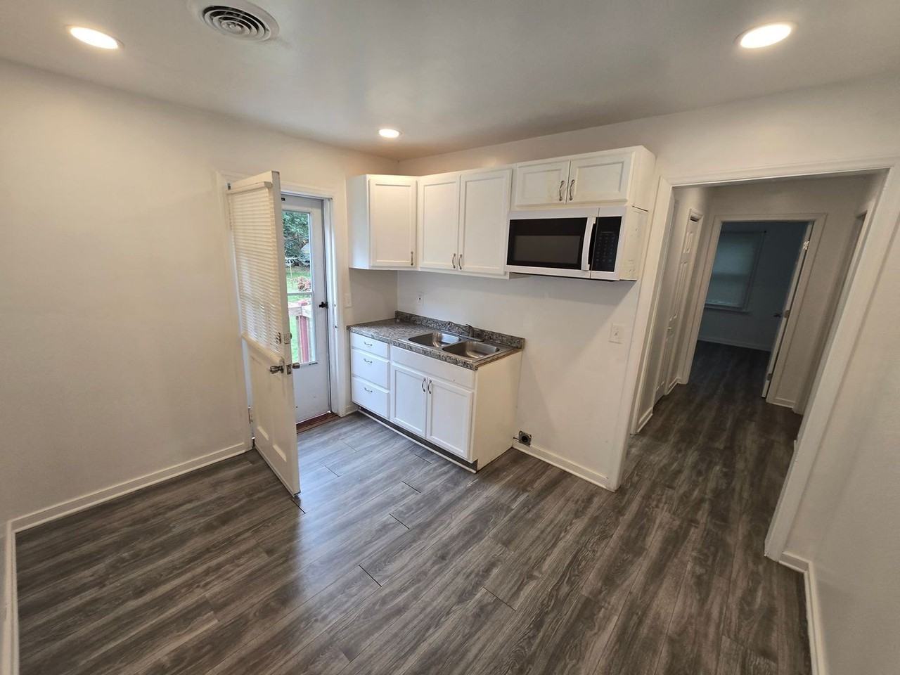350 Beech St - Photo 6 of 15