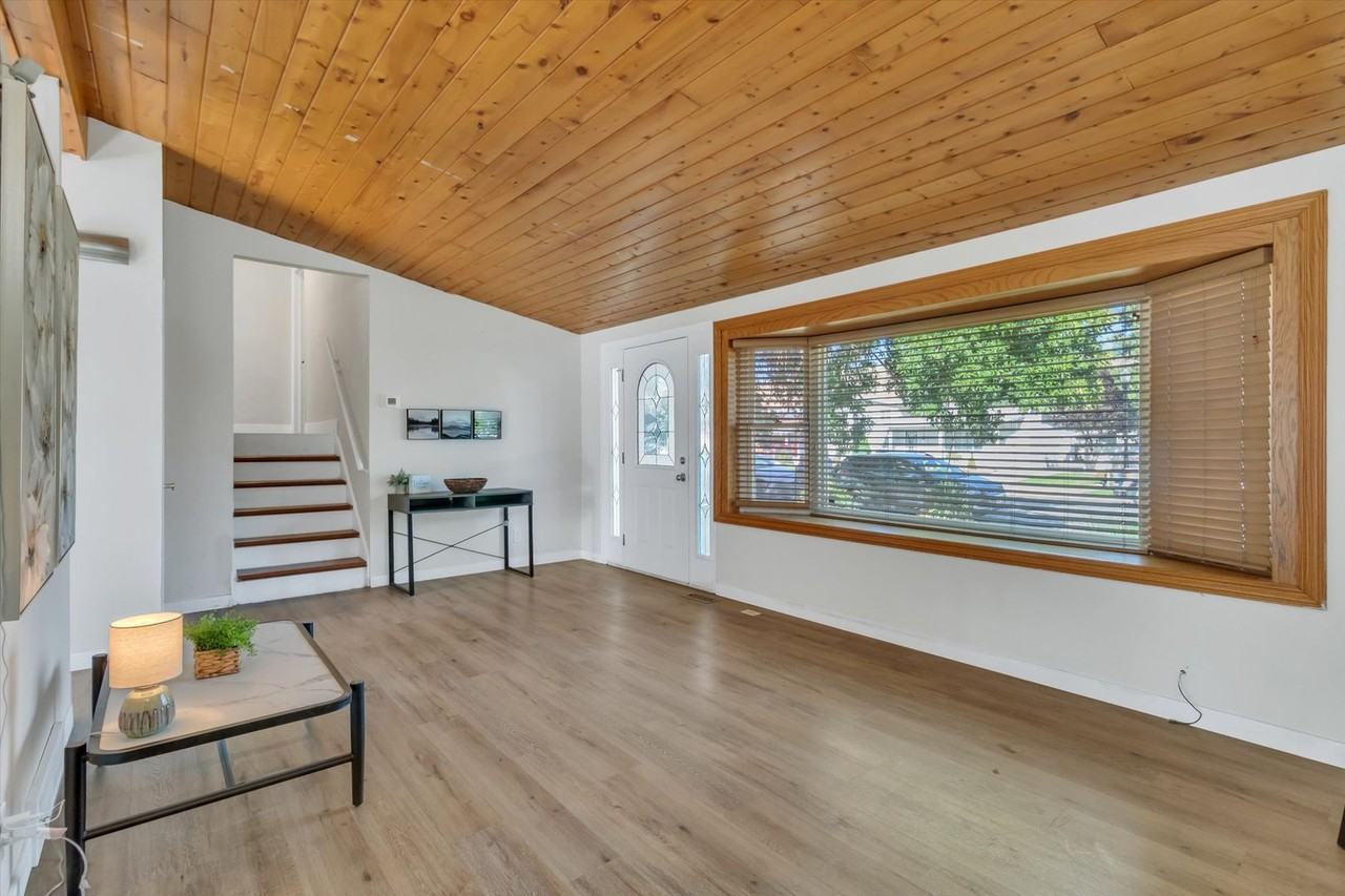 1153 N Garnette St - Photo 3 of 24