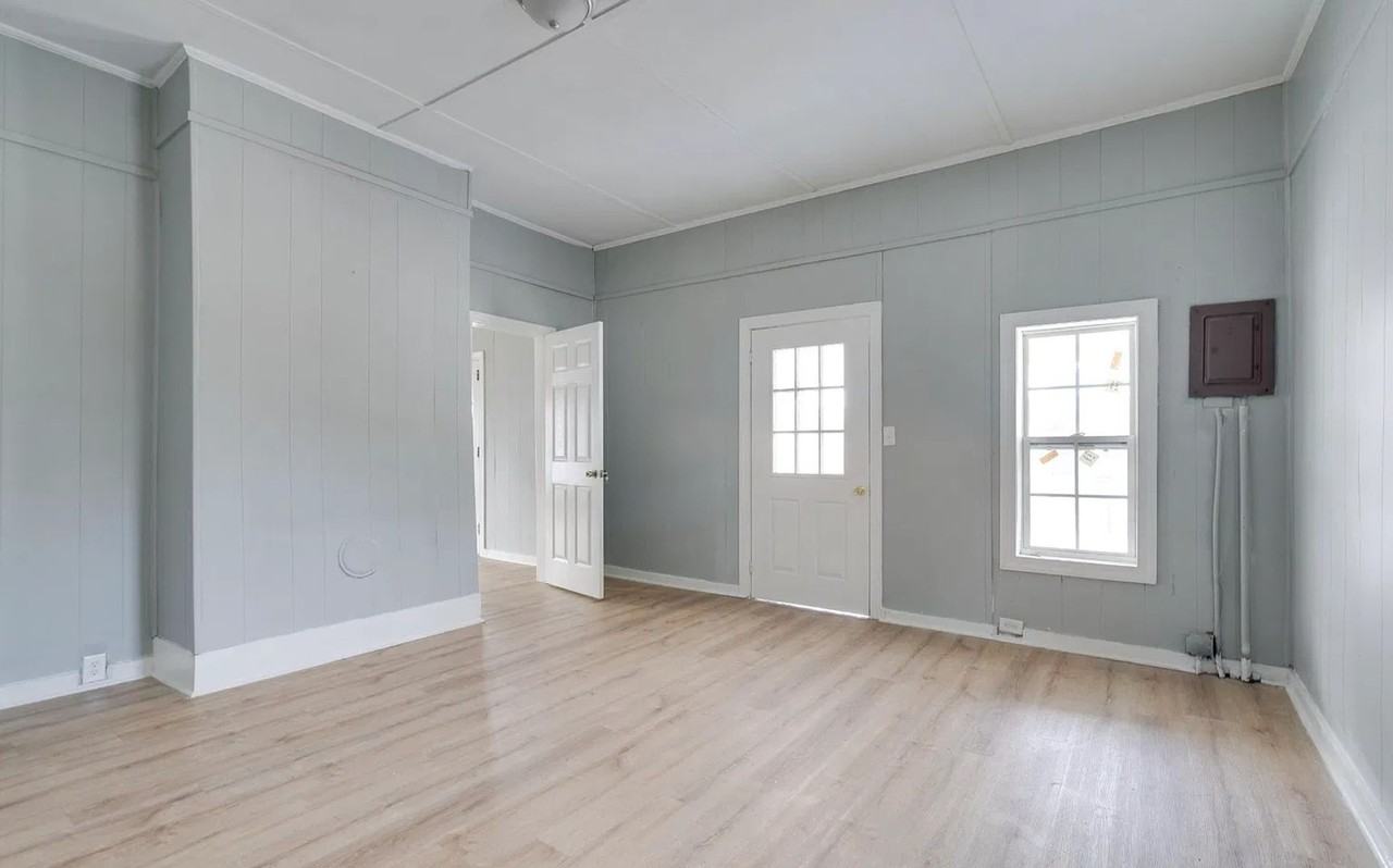 112 East St E - Photo 3 of 13