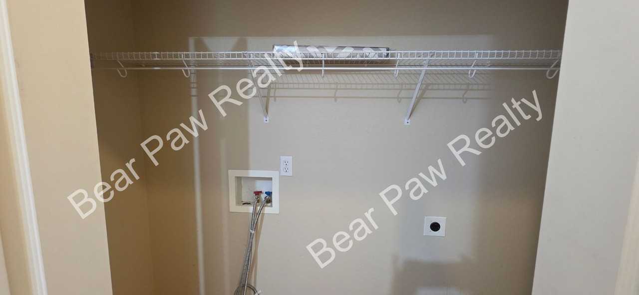 1404 Medley Loop - Photo 5 of 15