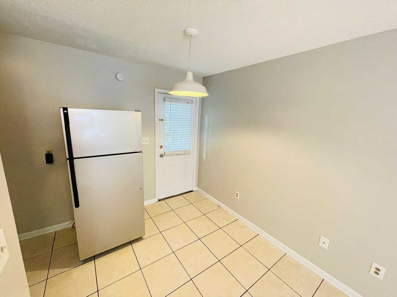 1307A Access Rd - Photo 4 of 13