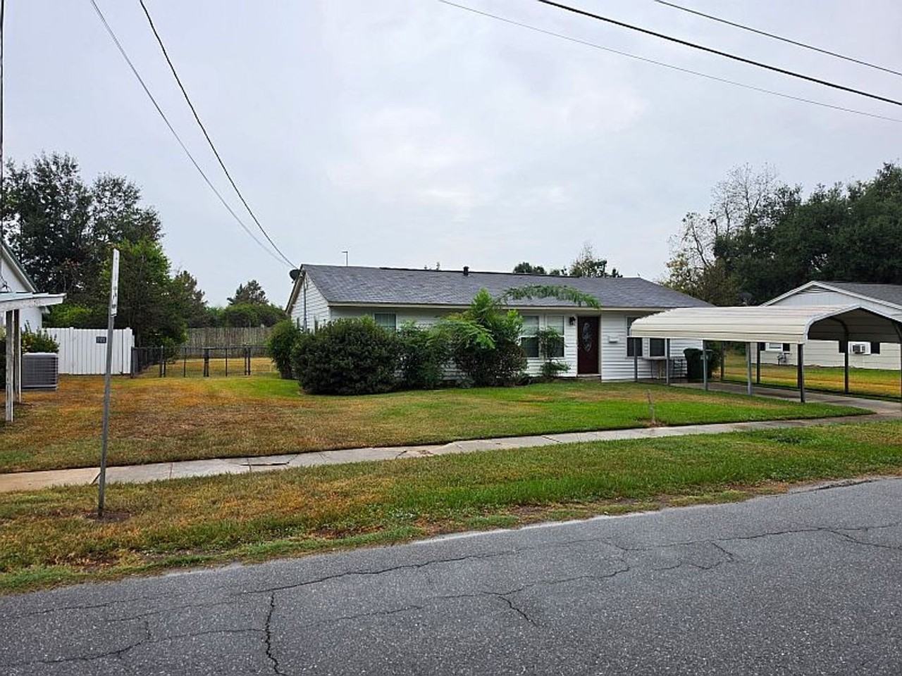 219 Glenda St - Photo 2 of 9