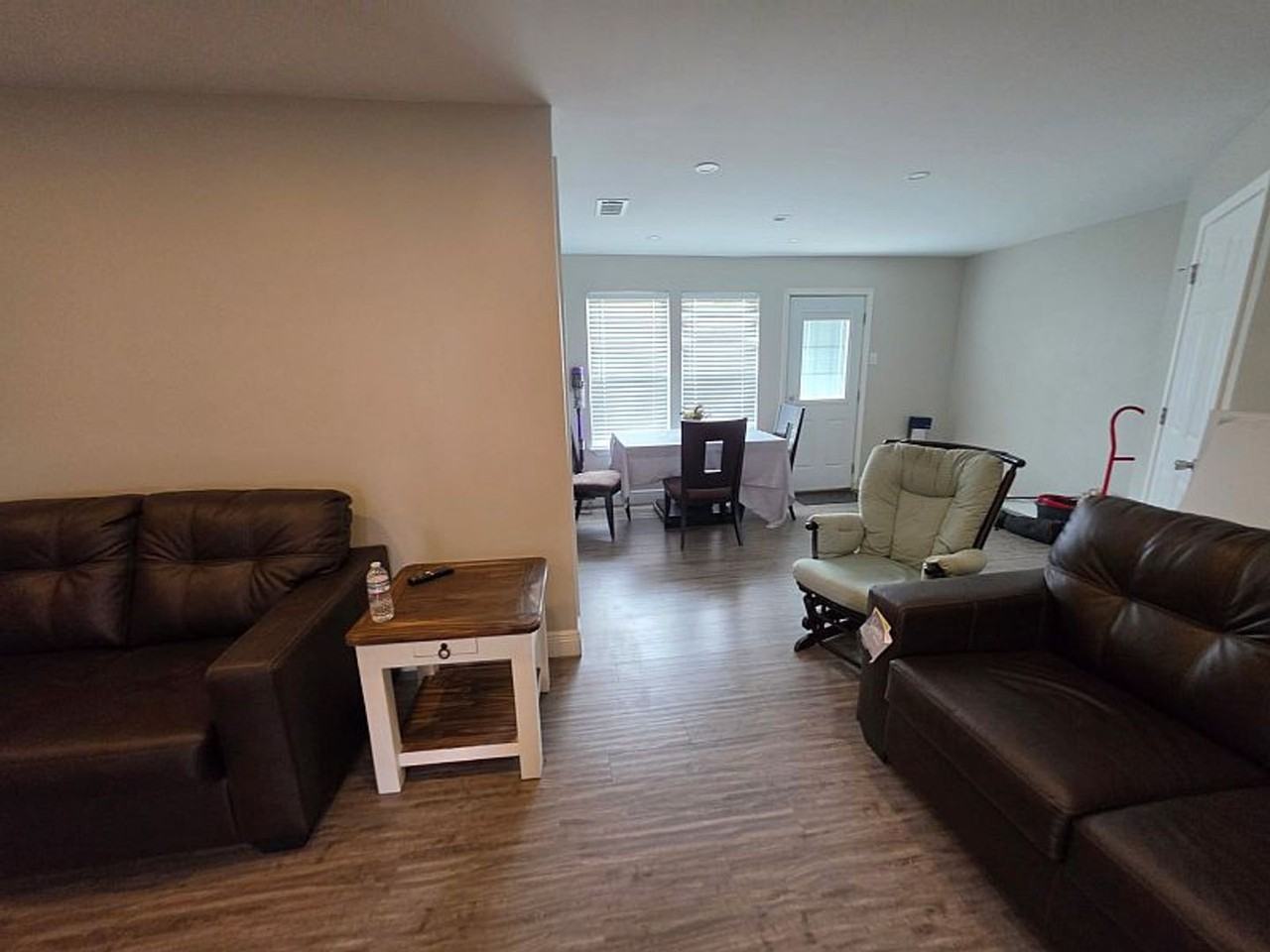 219 Glenda St - Photo 3 of 9