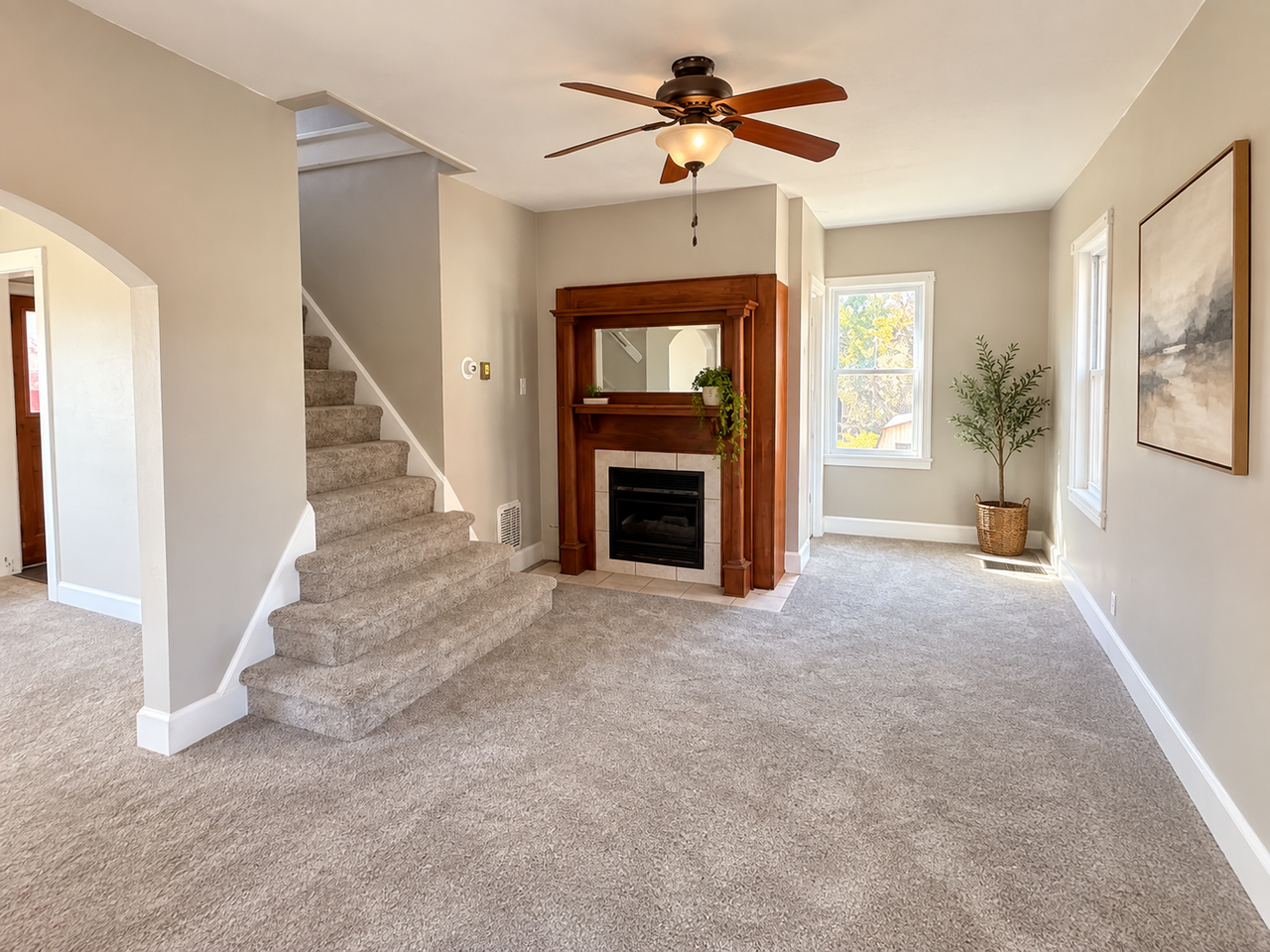 755 Vankirk St - Photo 3 of 9