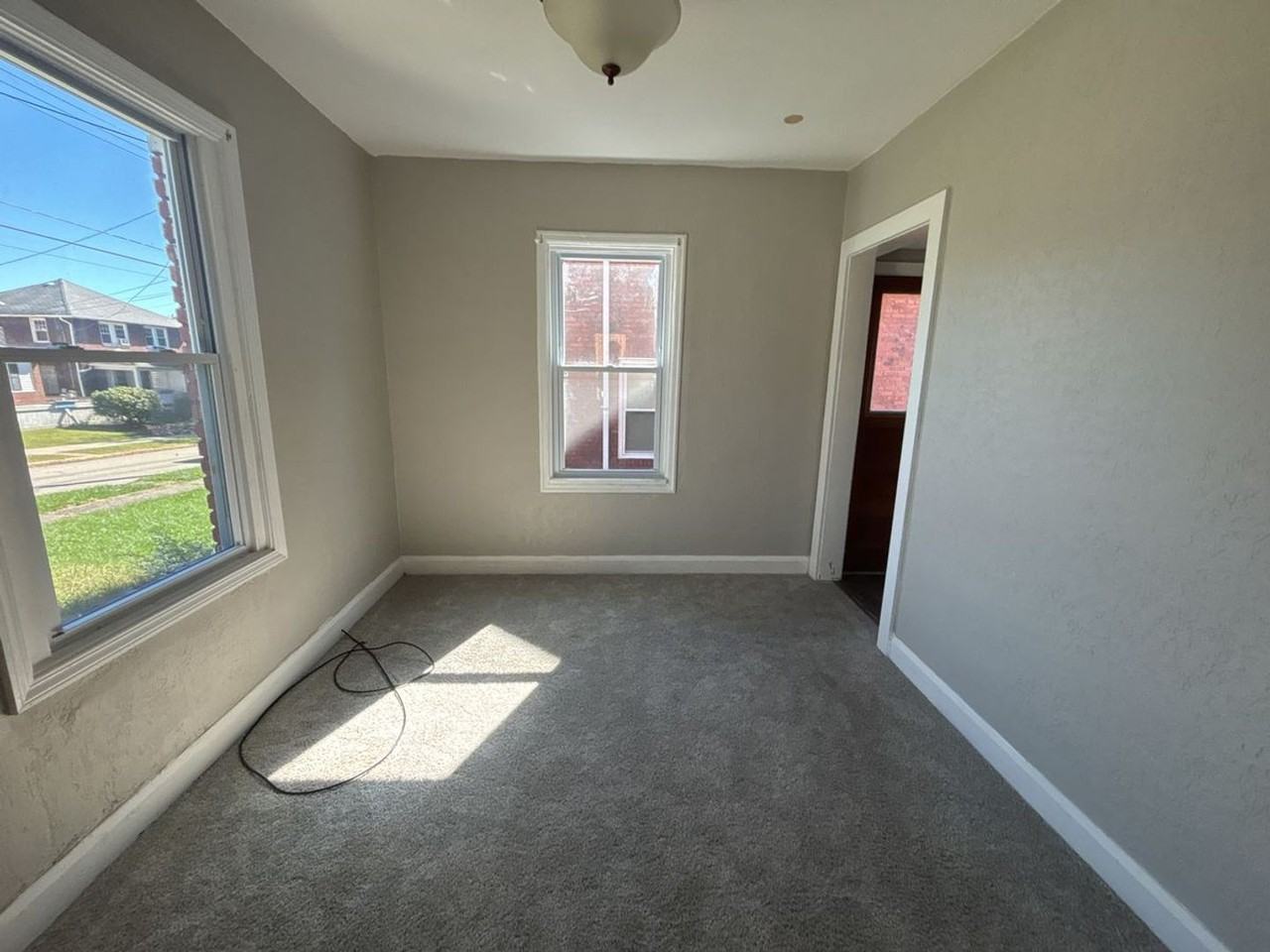 755 Vankirk St - Photo 6 of 9