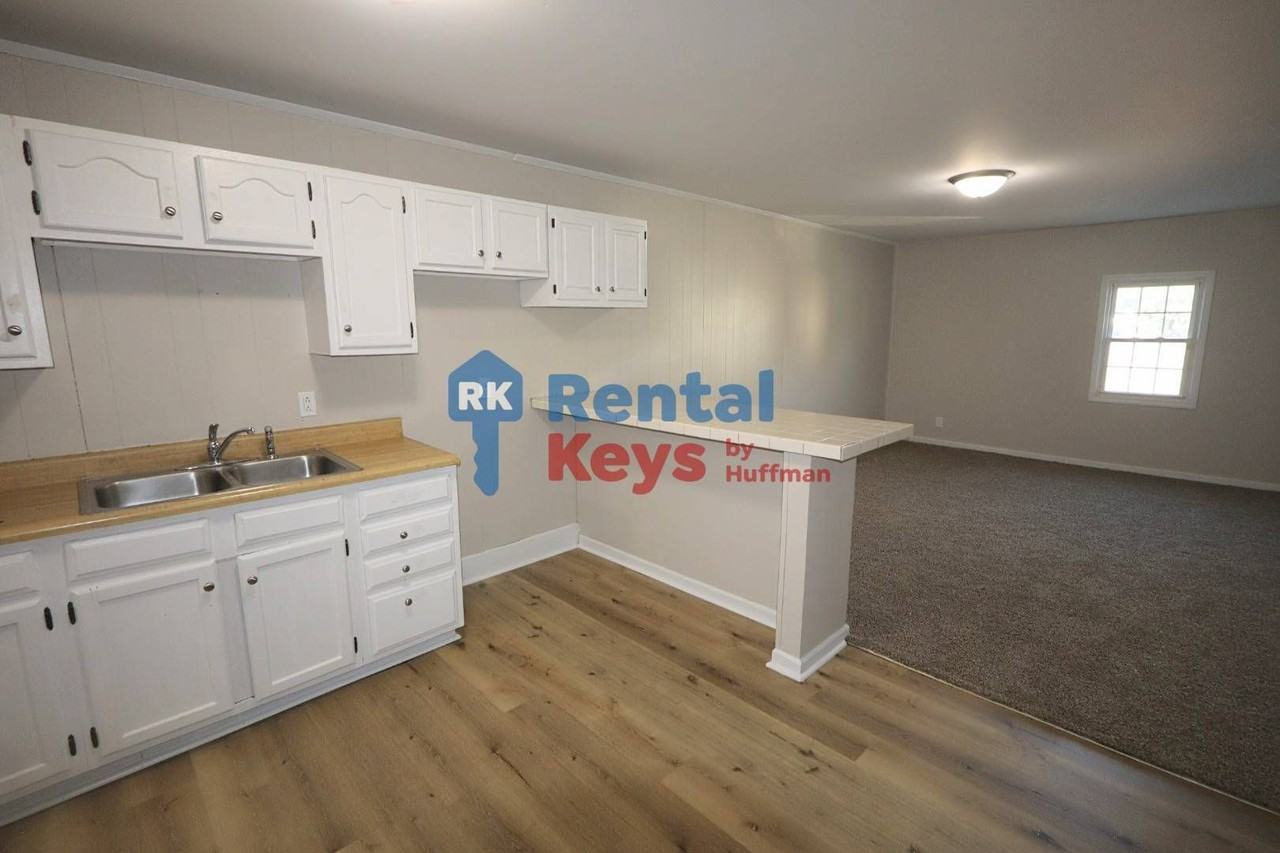 1310 N 3rd Ave - Photo 5 of 19