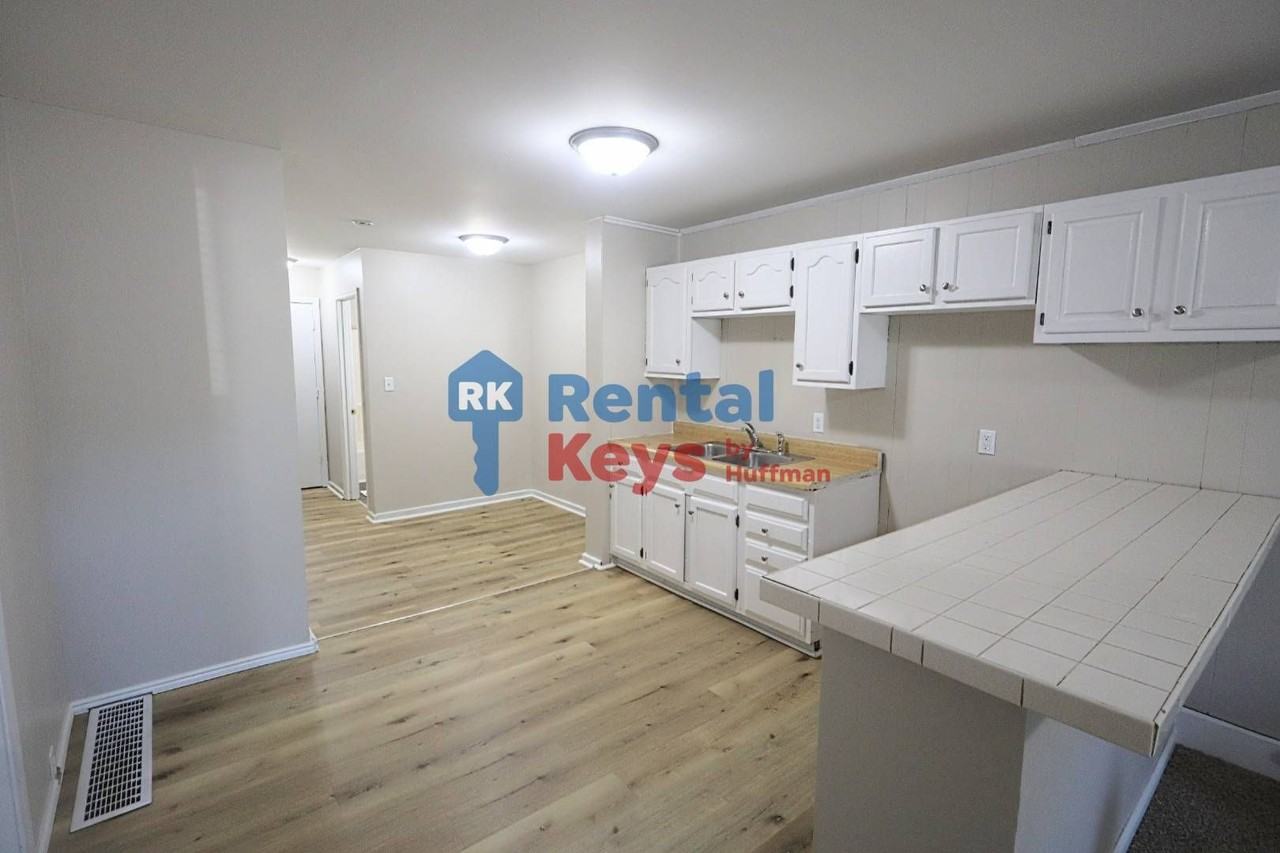 1310 N 3rd Ave - Photo 6 of 19