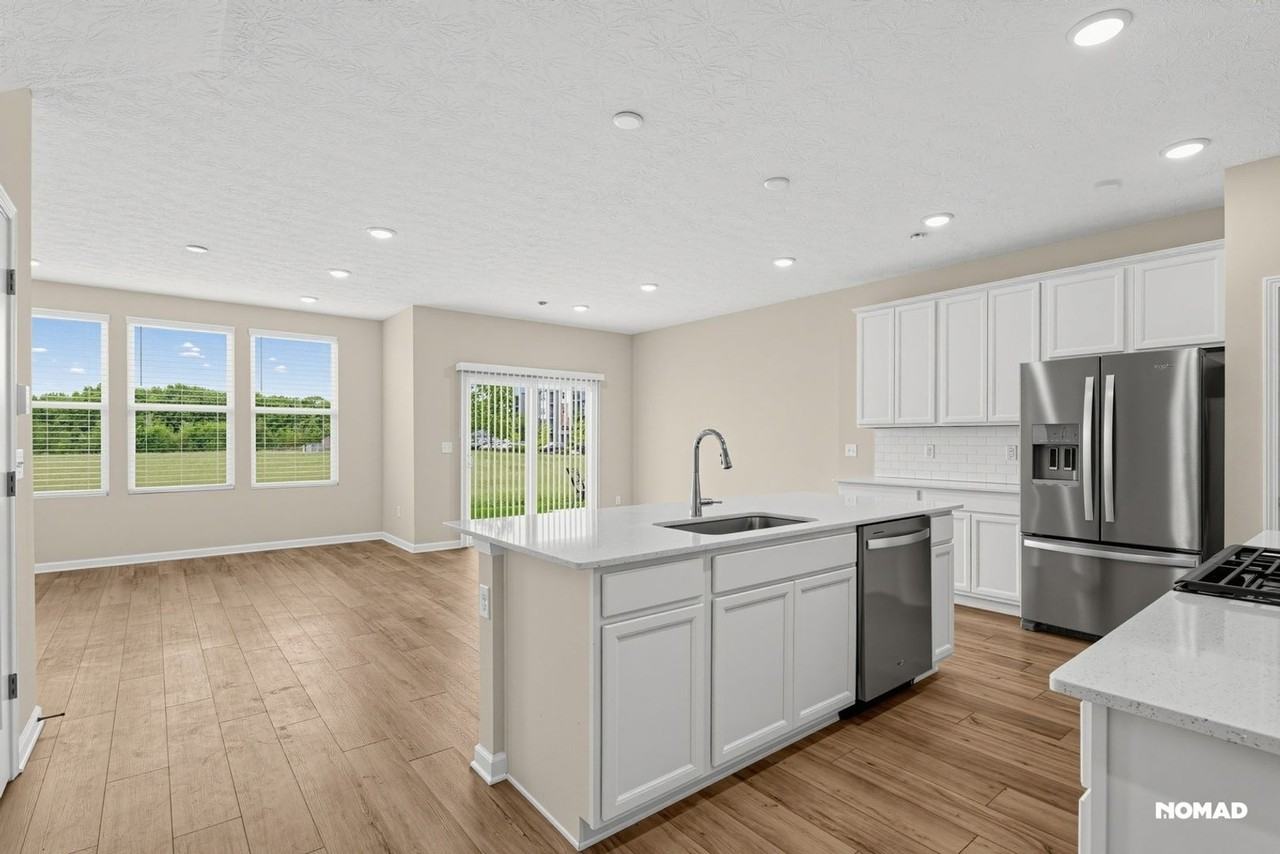 7248 Shroyer Way - Photo 4 of 30