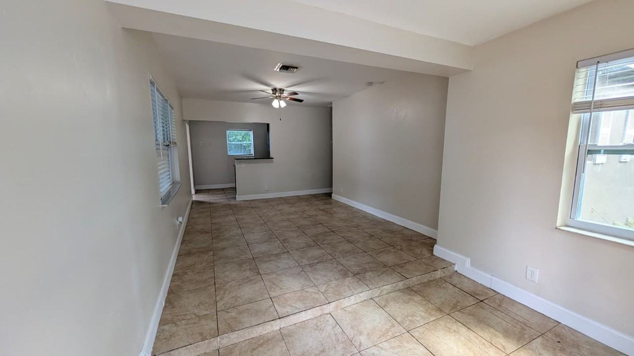 2511 Nw 9th St - Photo 5 of 26